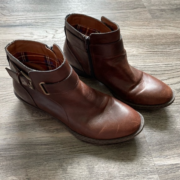 B.o.c. Women’s Brown zip u Booties, size 8.5 - Picture 2 of 10